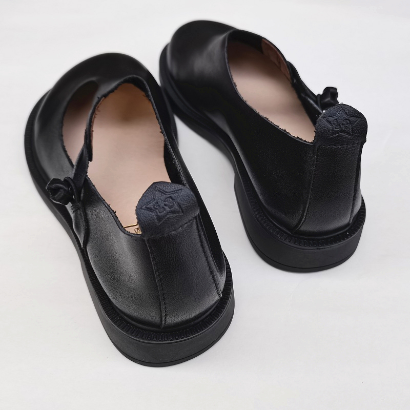 Careaymade-Sepatu Besar Kulit  - Women Shoes Black ulasan dan harga