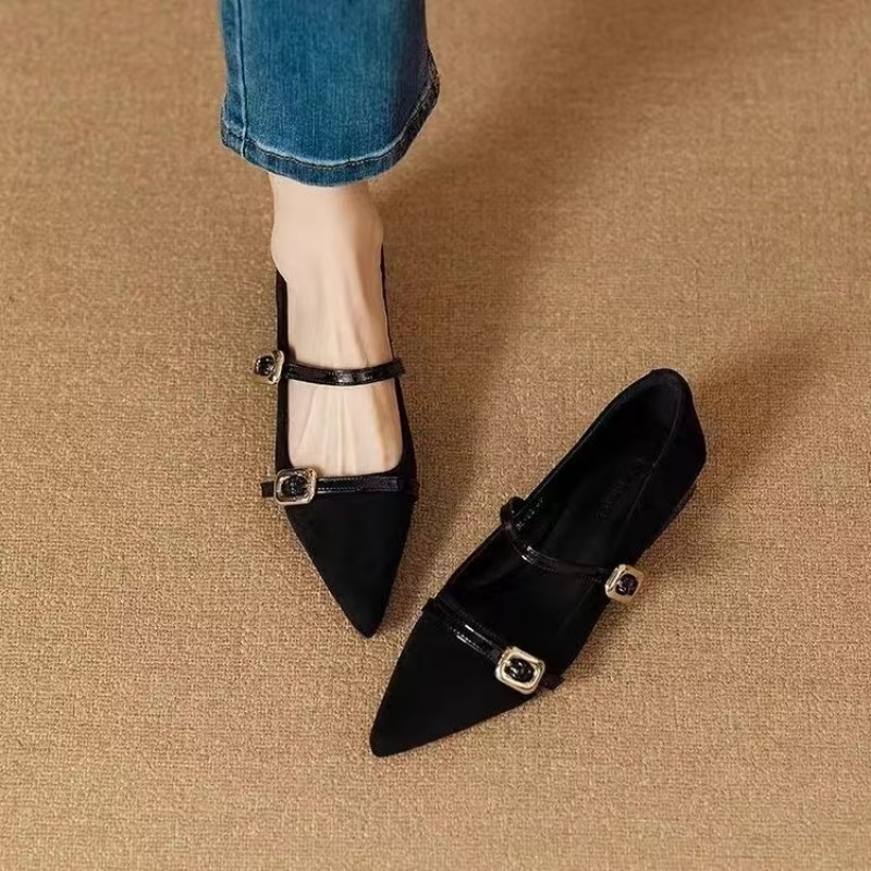 Sepatu Flat Wanita dengan Ujun - Pointed Toe Flat ulasan dan harga